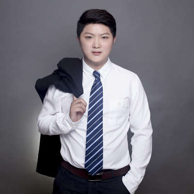 闫坤宇 - 主案设计师